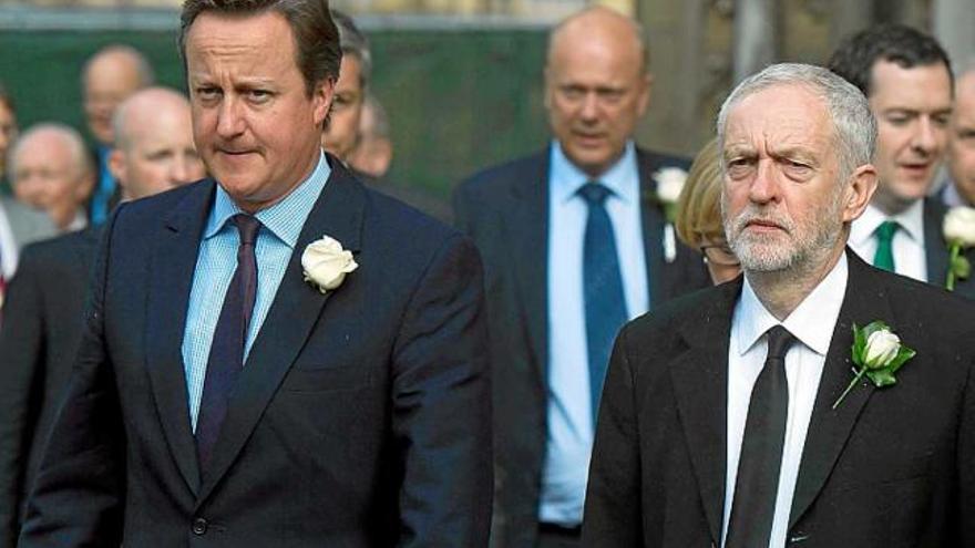 David Cameron i Jeremy Corbyn, en l&#039;homenatge a Jo Cox, al Parlament