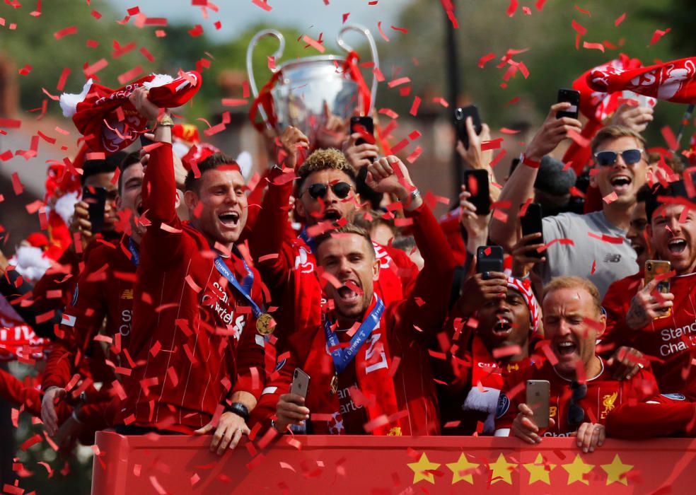 El Liverpool celebra con su afición la Champions