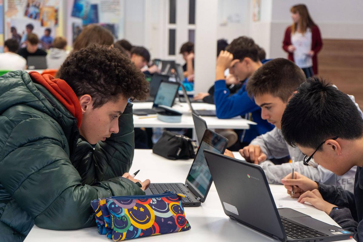 MANRESA . ESCOLA FEDAC . OLIMPIADA ENSENYAMENT COMPUTACIONAL