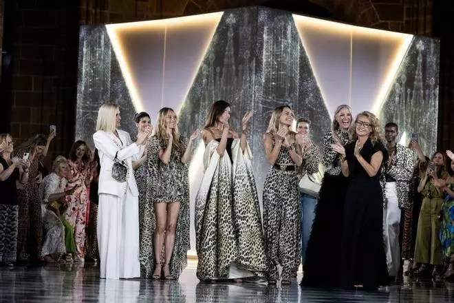 Desfile de los 45 años de Lola Casadamunt en la Llotja de Barcelona