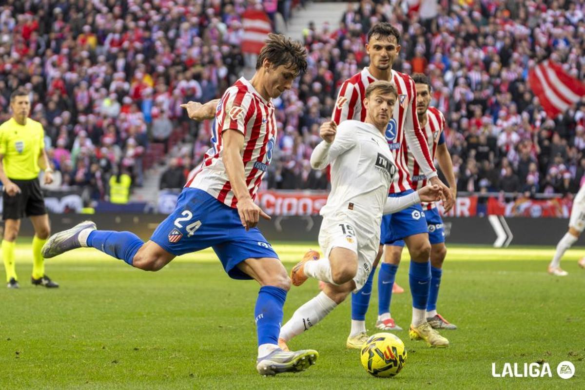 Lucas Beltrán presiona a Le Normand