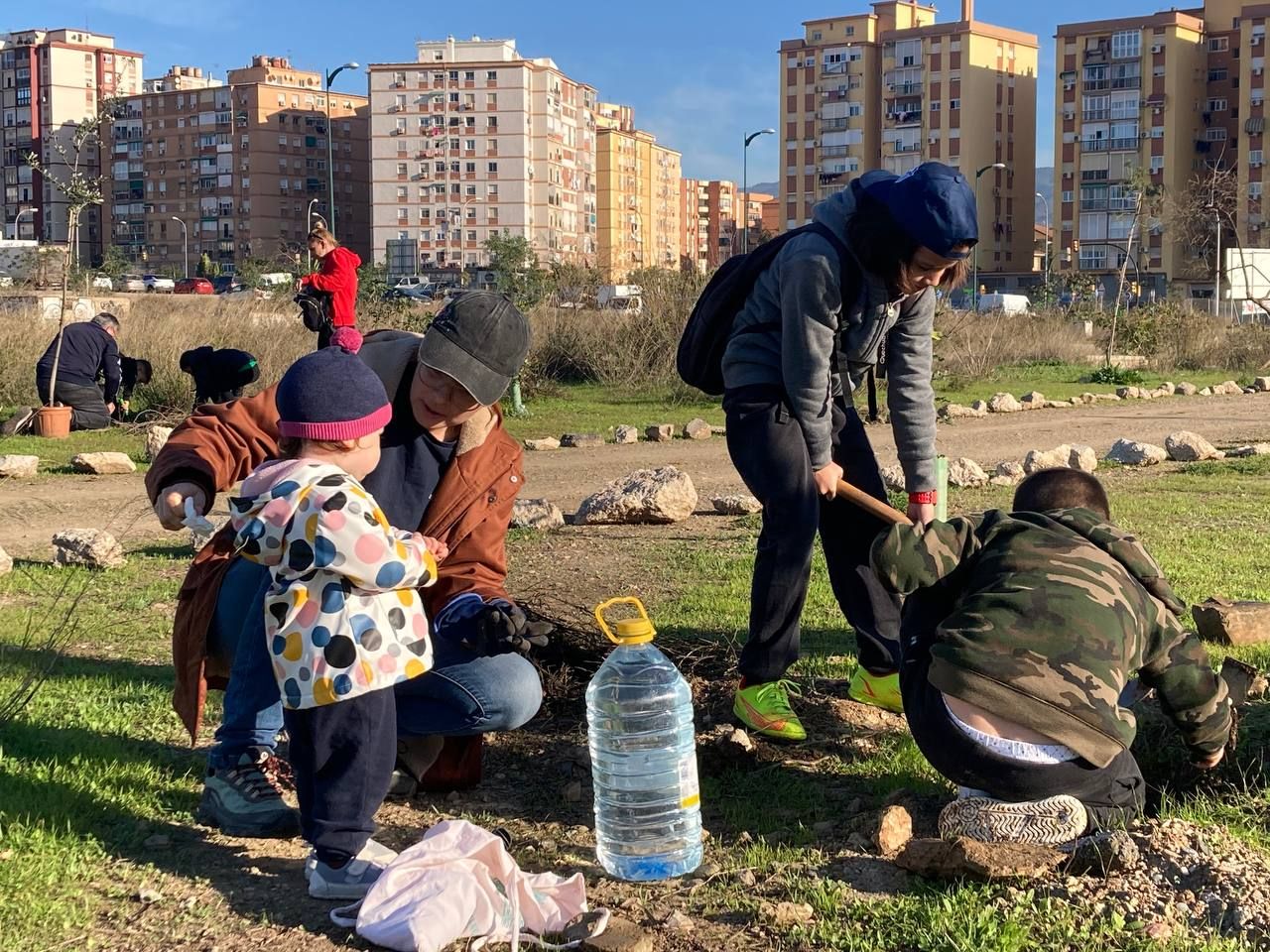 Bosque Urbano planta otros 30 árboles en los antiguos terrenos de Repsol