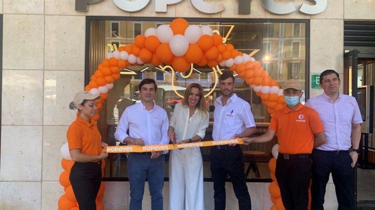Inauguración del primer restaurante Popeyes en Palma