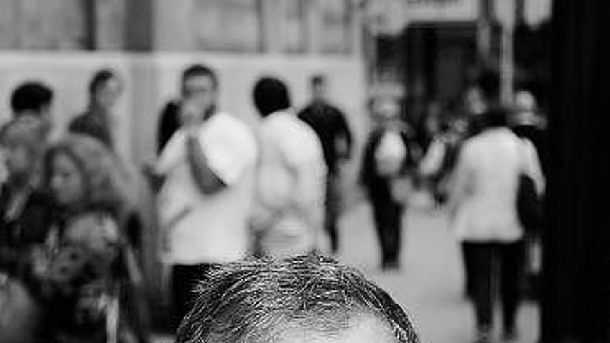 Sidi Mohammed Daddach, ayer, en la calle de Francisco Tomás y Valiente.