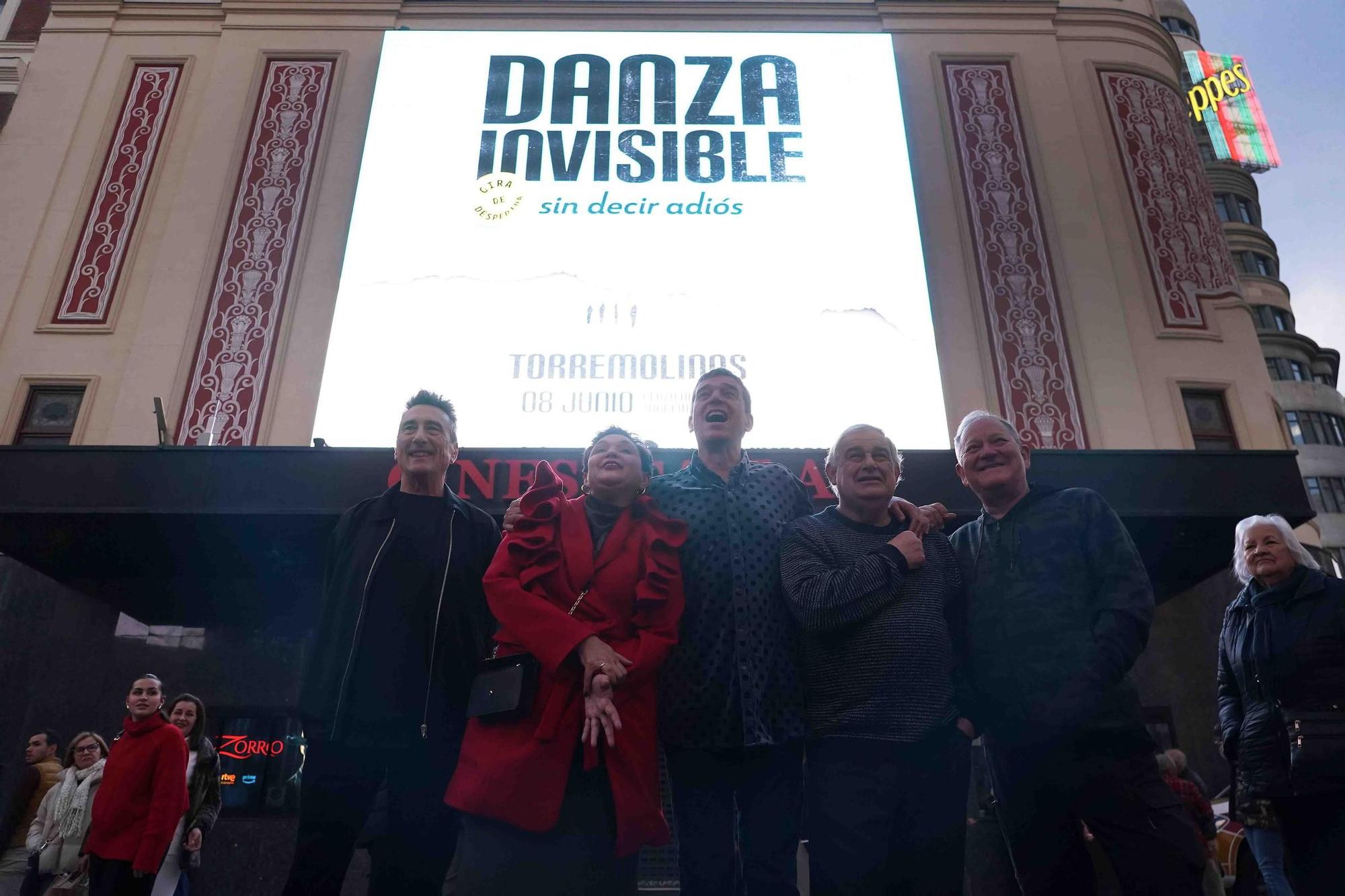 Danza Invisible actúa por sorpresa en Callao para promocionar su concierto en Torremolinos