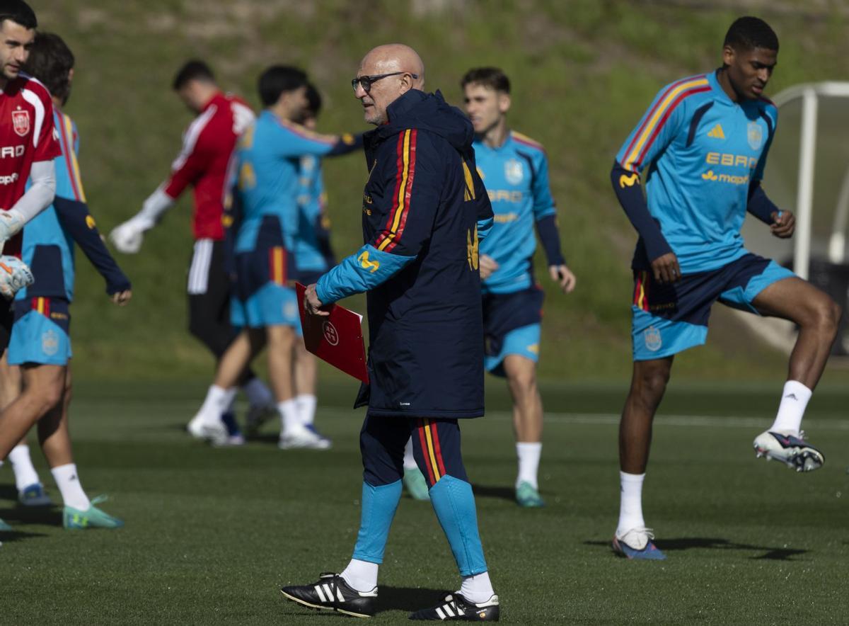 De la Fuente ultima una llista amb "20 o 22" fixos i un càsting obert