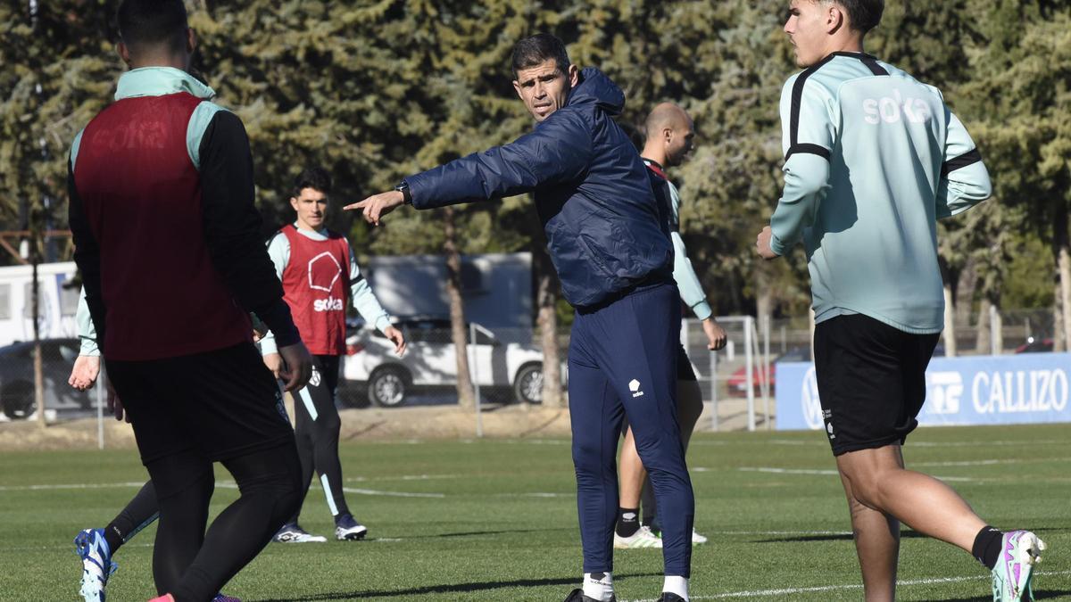 Antonio Hidalgo, en un entrenamiento de esta semana del Huesca.