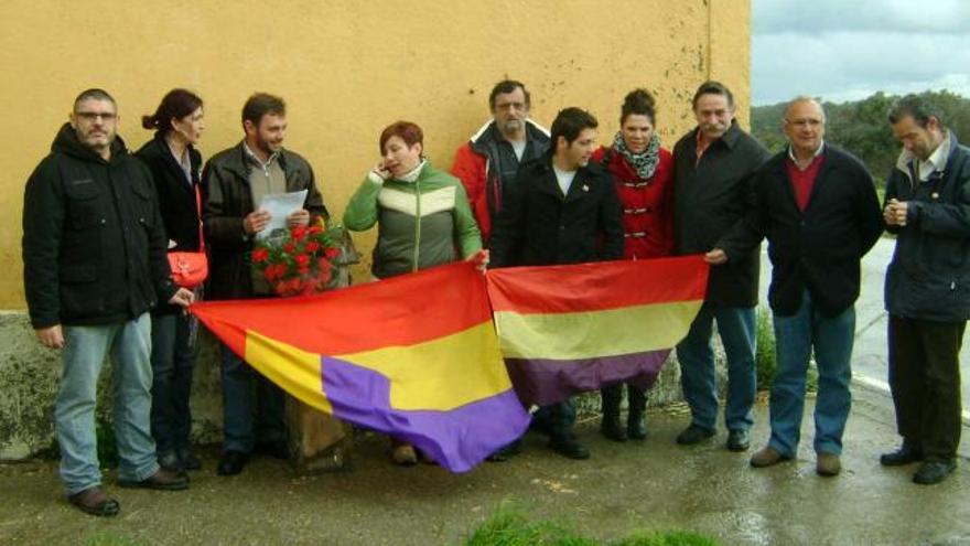 IU honra al guerrillero gozoniego Cristino García