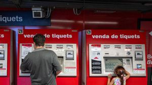Més de la meitat  de les estacions de metro reduiran les màquines de bitllets