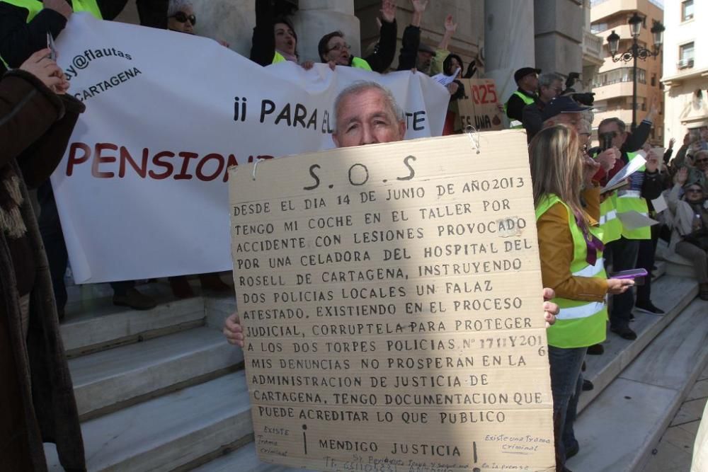 Los jubilados de Cartagena también protestan por la subida del 0,25