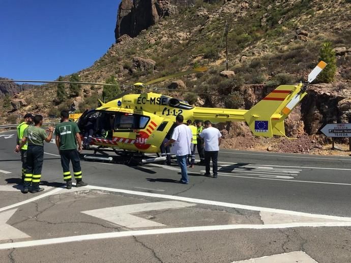 Rescate de un motorista tras sufrir una caída en las inmediaciones del Cruce de Chira