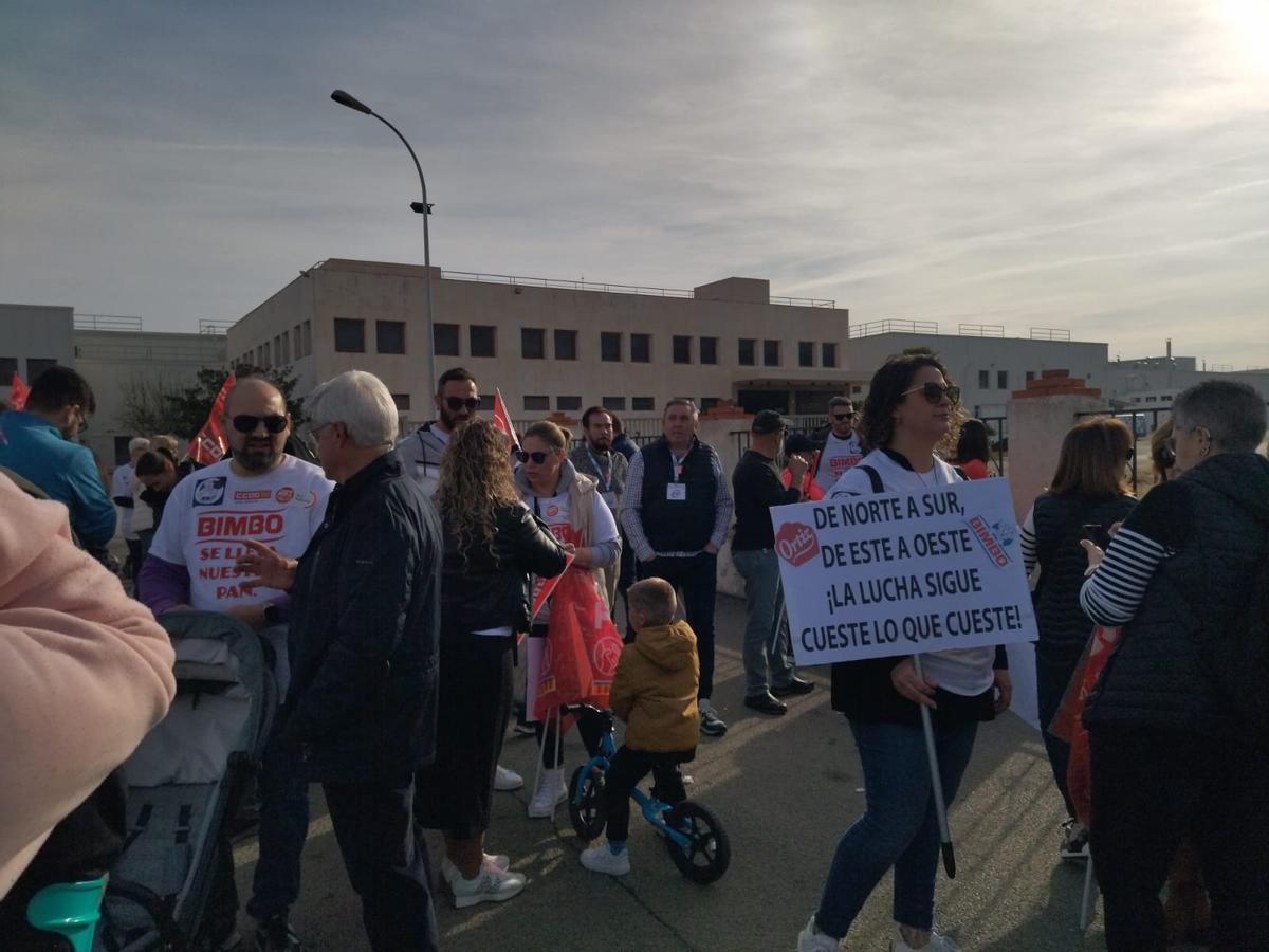 Manifestación contra el cierre de la histórica factoria de Bimbo en El ...