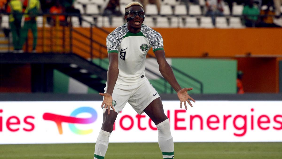 Osimhen, la estrella del Nápoles, está jugando con Nigeria la Copa de África