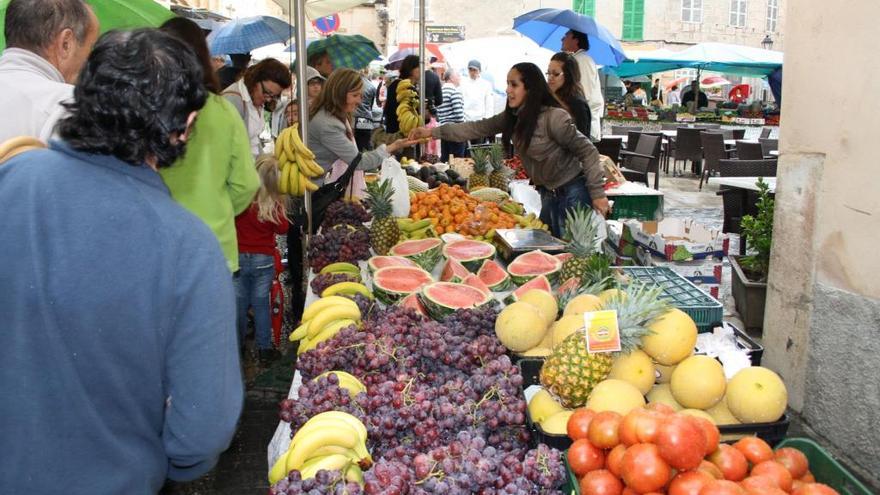 Una imagen del mercado semanal de Sineu, visitado por unas 150.000 personas cada año.