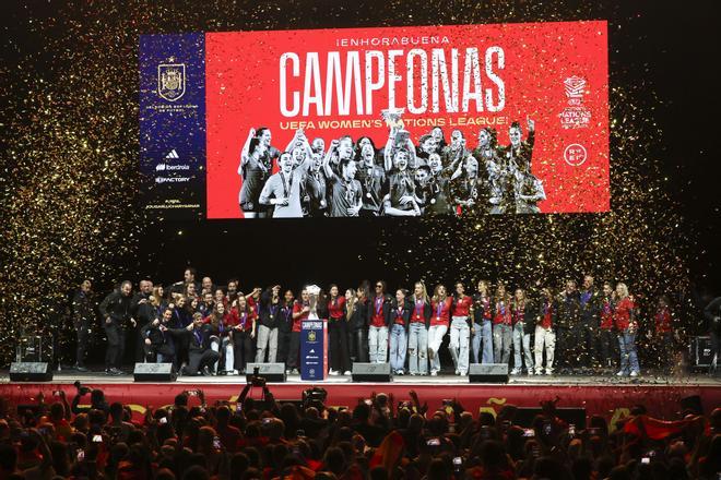La selección femenina celebra en Madrid la consecución de la Nations League