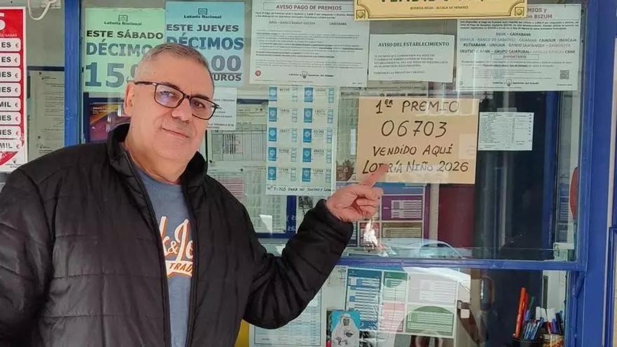 Fernando Vaquerizo, propietario del punto de venta de de Alcalá de Henares donde ha caído el Gordo del Niño