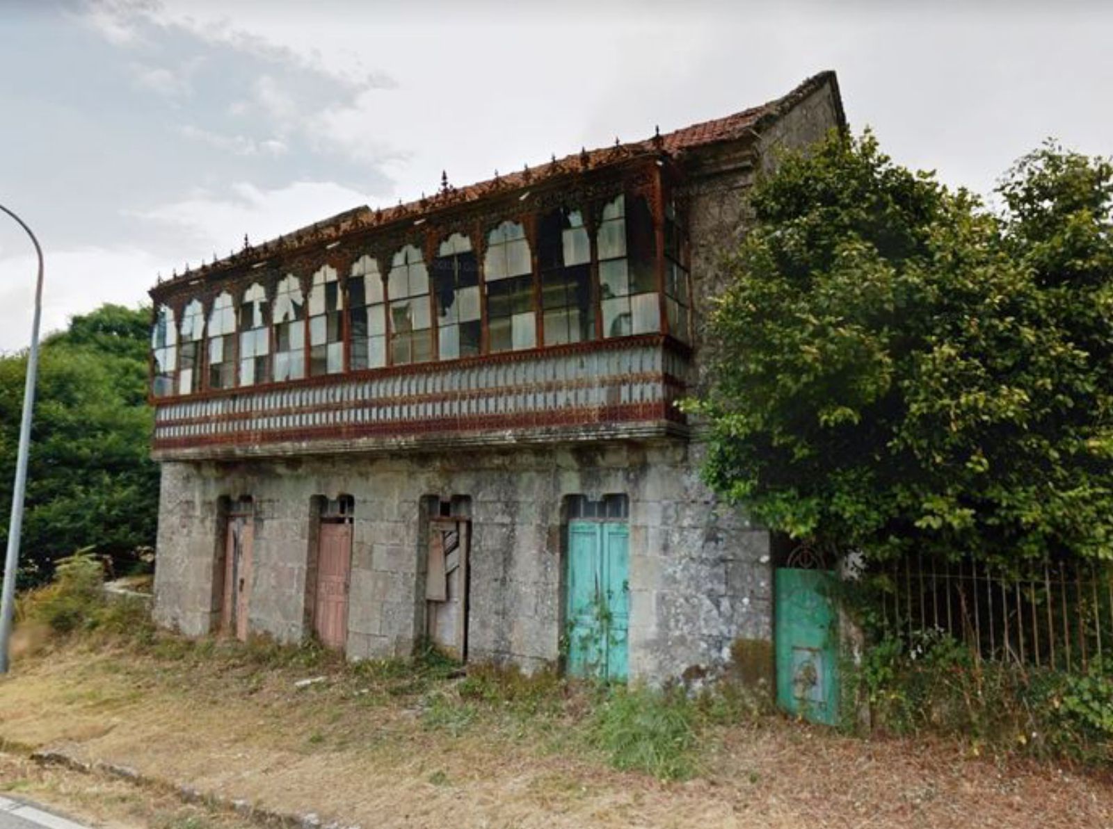 A Casa de Peregrina, antes da rehabilitación.