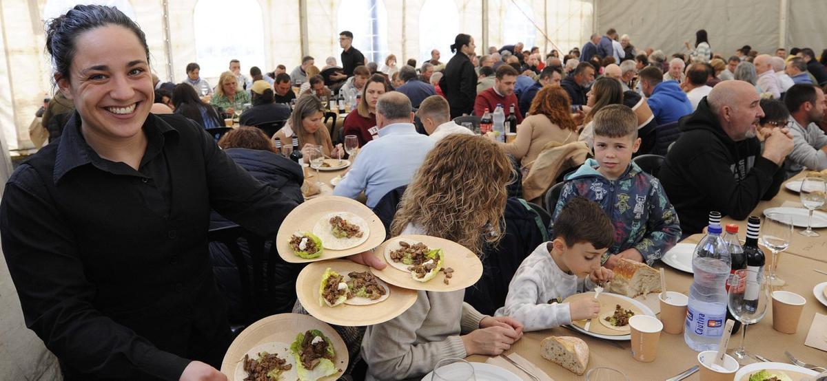 Rivela reúne a 200 comensales en su cita gastronómica | BERNABÉ/JAVIER LALÍN
