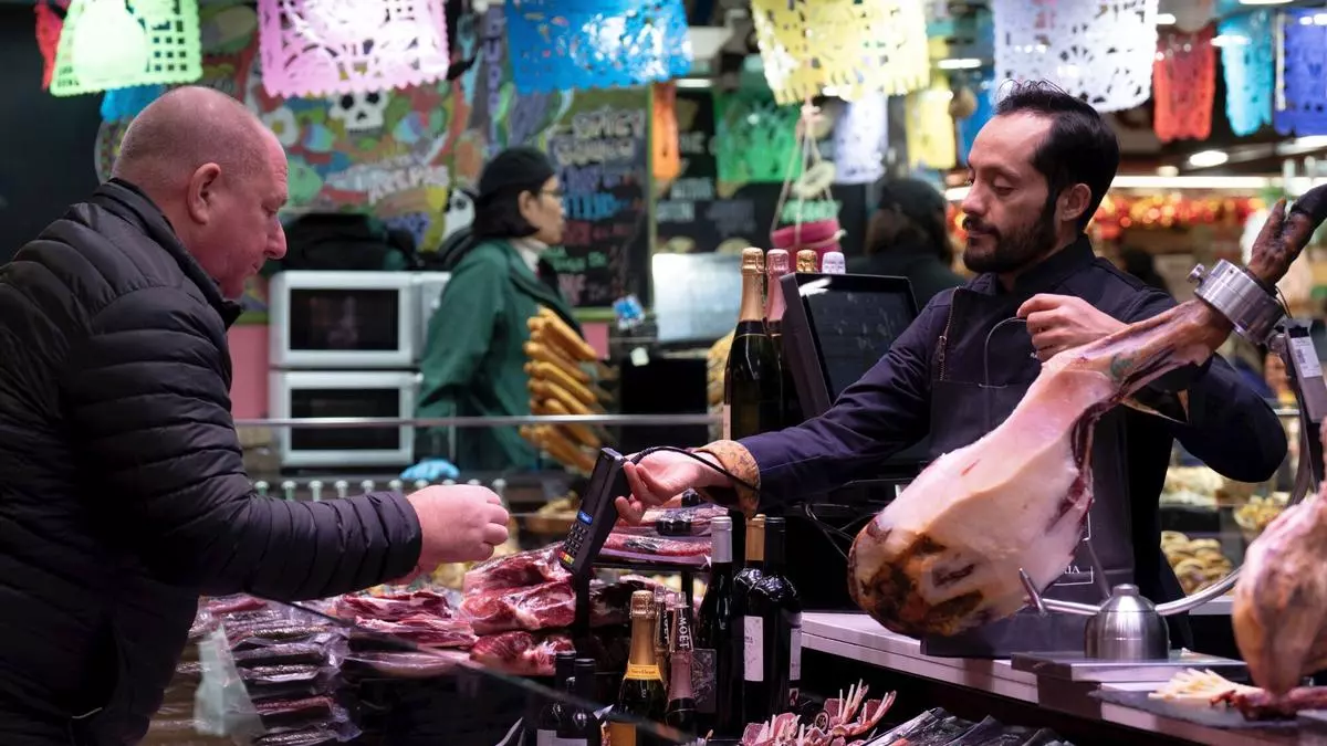 La confianza de los consumidores rebota en mayo tras cuatro meses a la baja