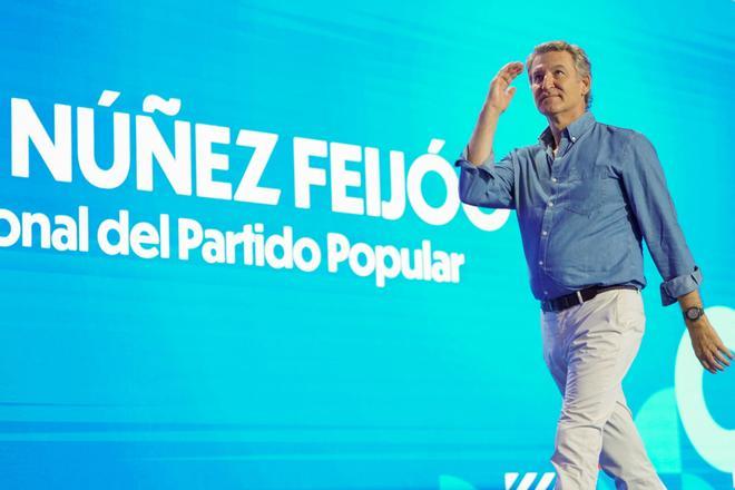 Feijóo saca pecho tras sus polémicas por la ley de nietos o el absentismo: "Las críticas me dan igual, estoy para dar debates valientes"