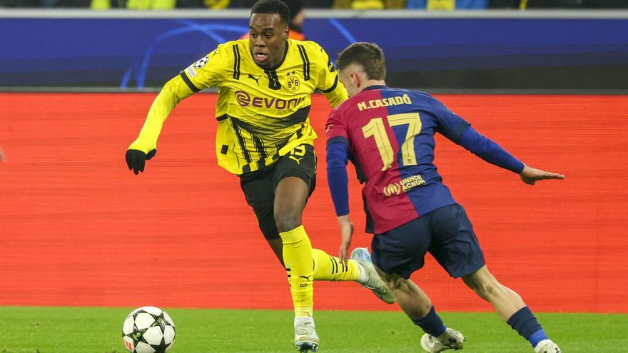 Jamie Gittens, a un paso del Chelsea