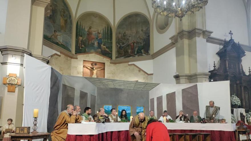 Infiesto revivió el Jueves Santo ante una multitud