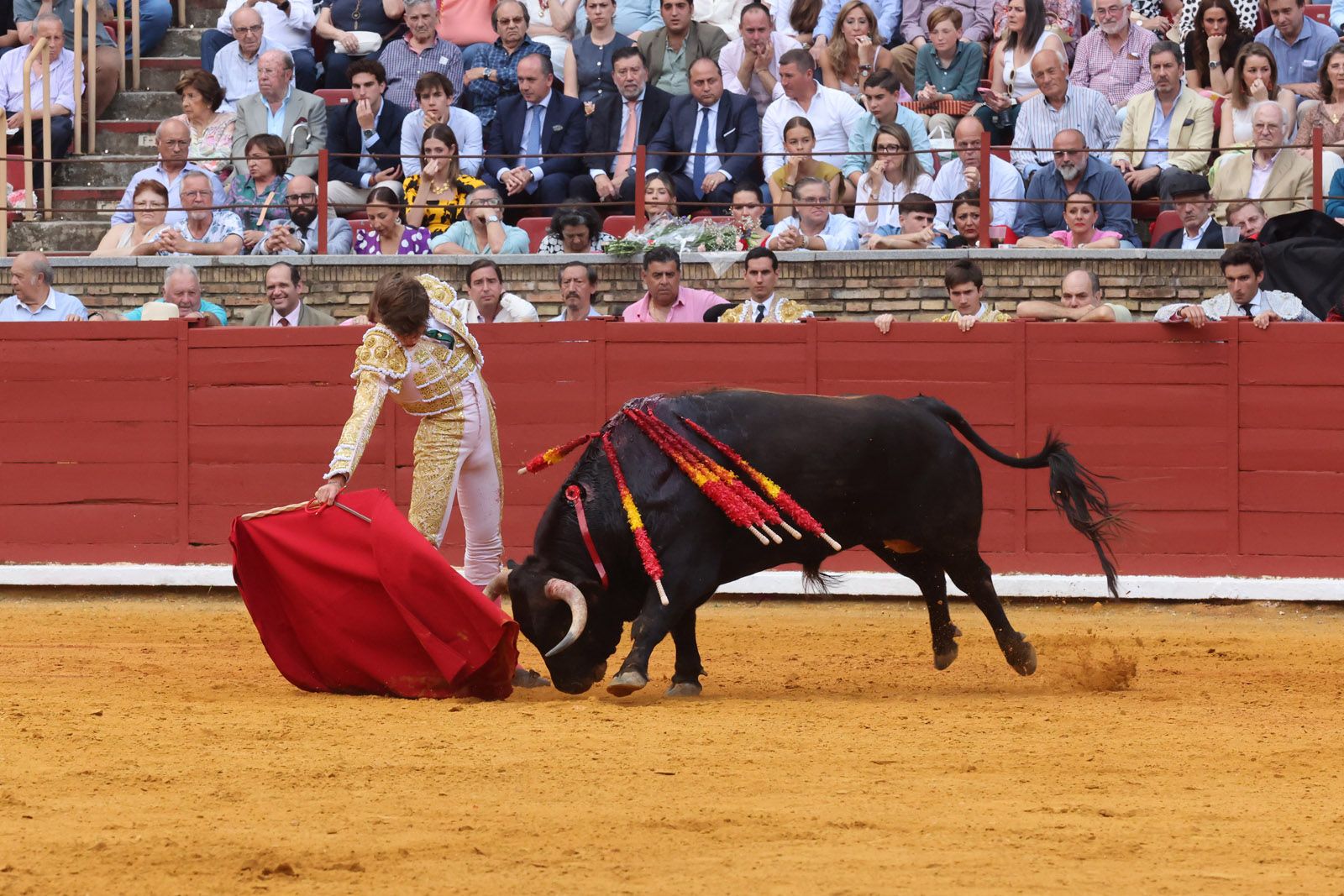 Javier Zulueta y Manuel Quintana abren la puerta de Los Califas