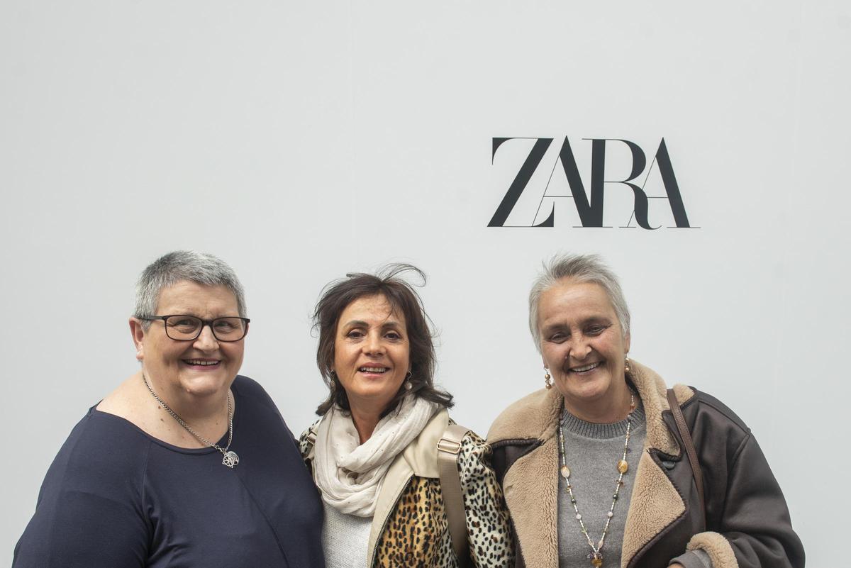 Elizabeth, Menchu y Marivi, primeras dependientas de la tienda de Zara de Juan Flórez