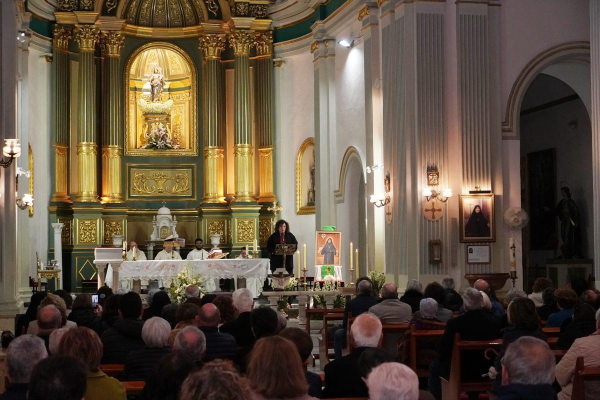 Celebración de la fiesta litúrgica de Madre Esperanza en la Iglesia Parroquial de Nuestra Señora del Rosario.