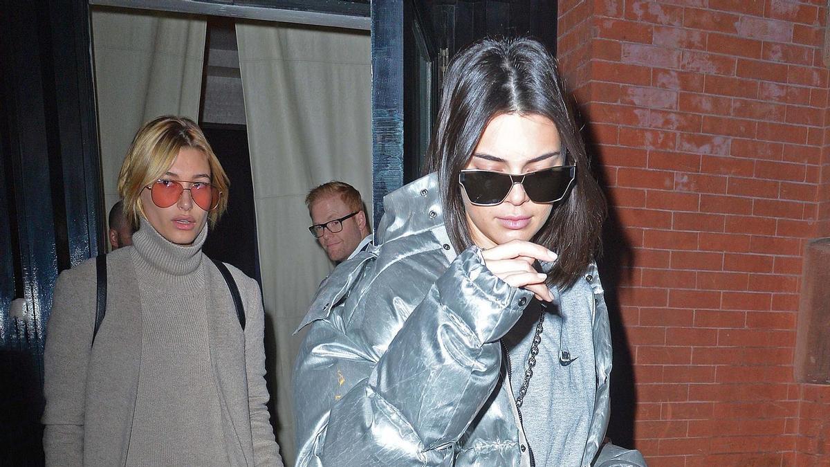 Hailey Baldwin y Kendall Jenner en Nueva York