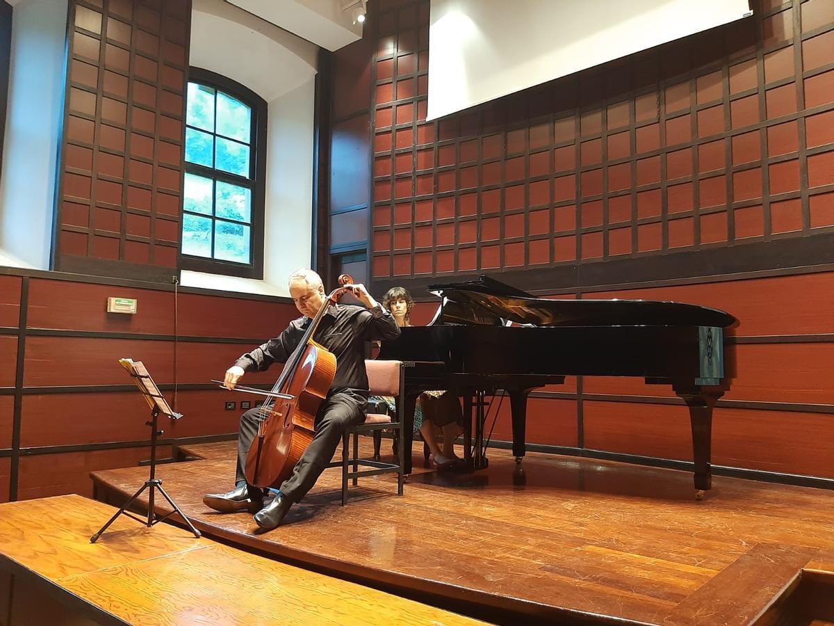 Espectacular concierto sobre la Hierba en Misiego: música y paisaje junto a la ría de Villaviciosa