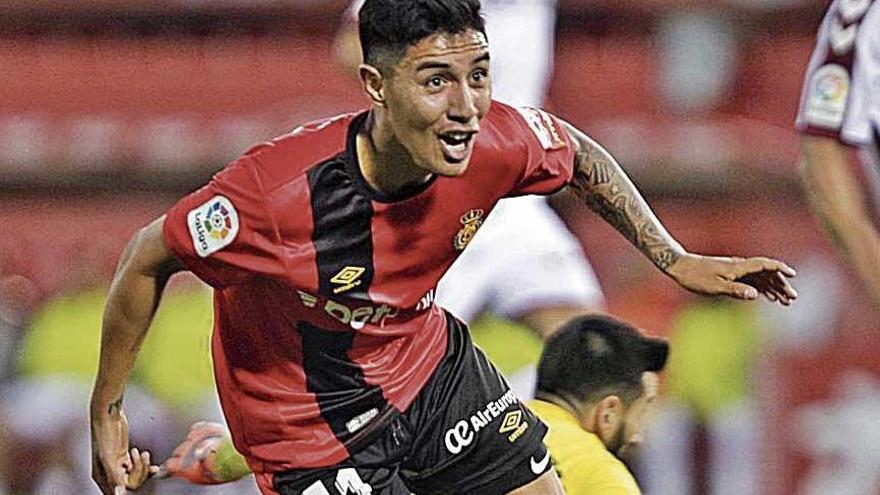 La cara: Leo Suárez, su gol sirvió para abrir el marcador