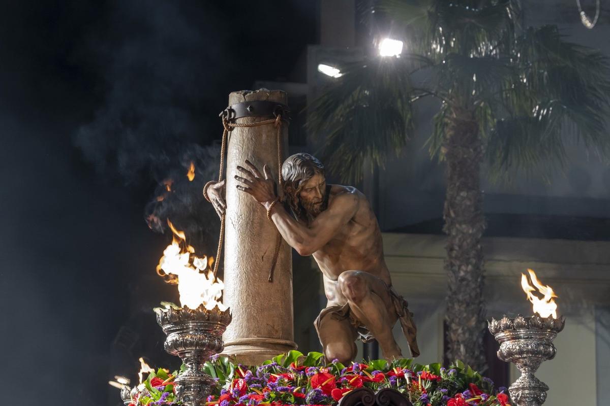 Un momento de la procesiones de Torrevieja
