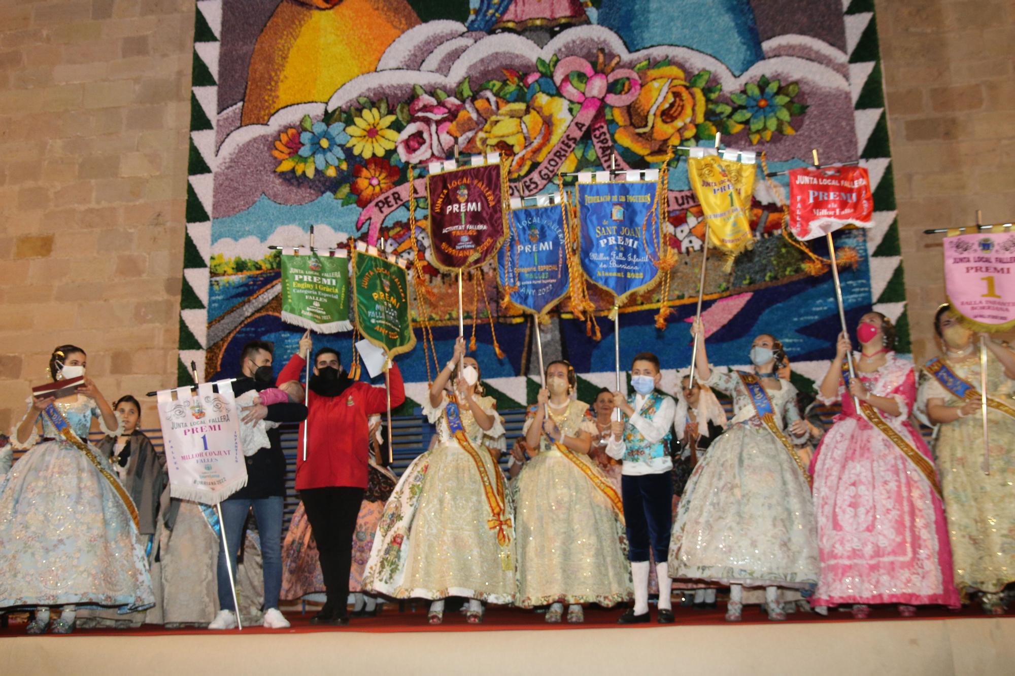 La falla Barri València ha logrado el primer premio de categoría especial infantil.JPG