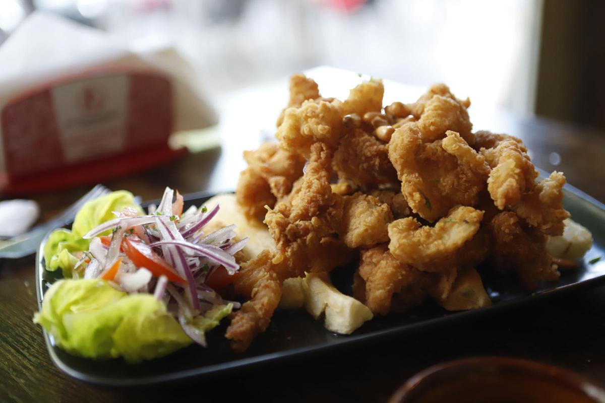 En imágenes | Así es Taberna Don Raul, el pequeño restaurante de Zaragoza donde la gastronomía peruana se hace grande