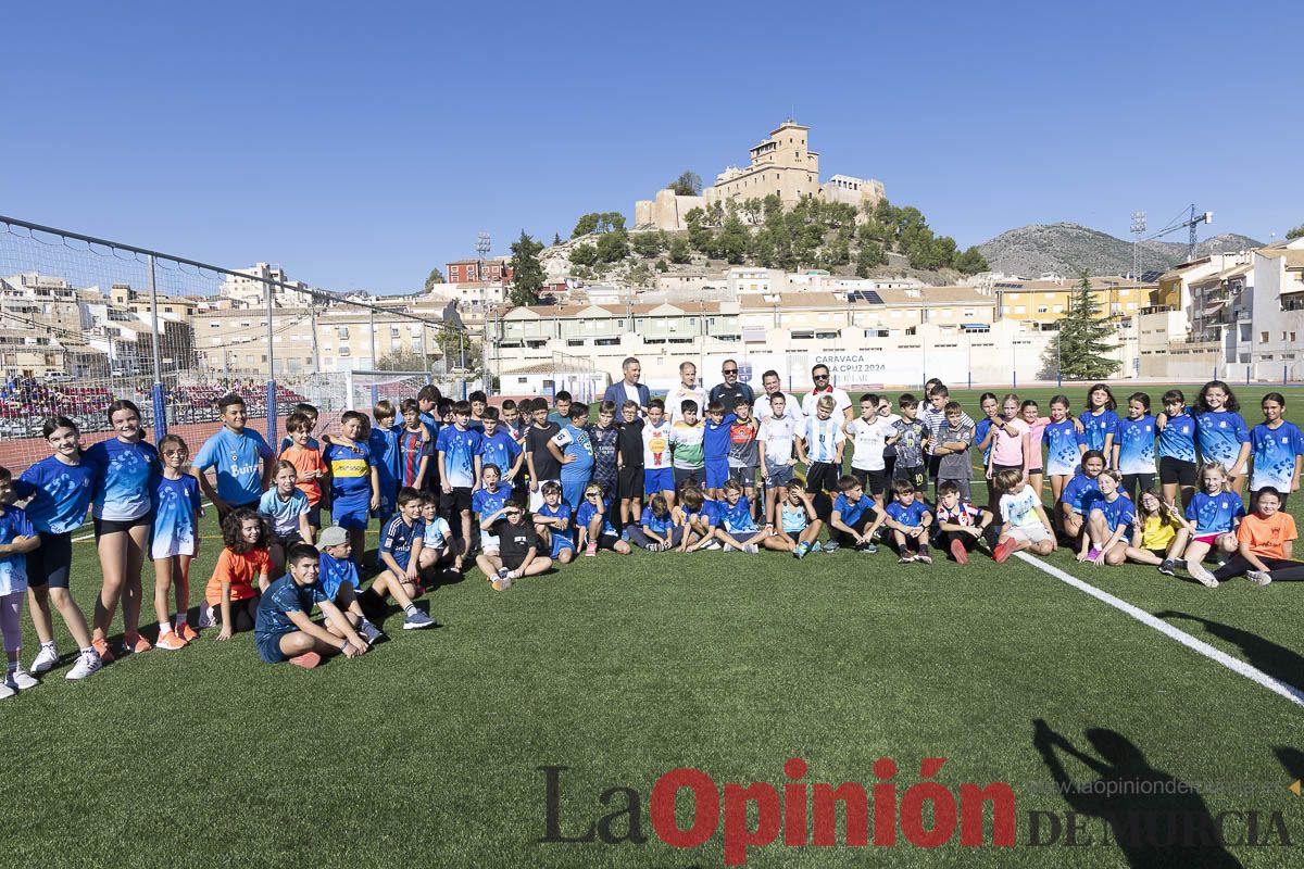 Abel Antón vistiba la Escuela Municipal de Atletismo de Caravaca