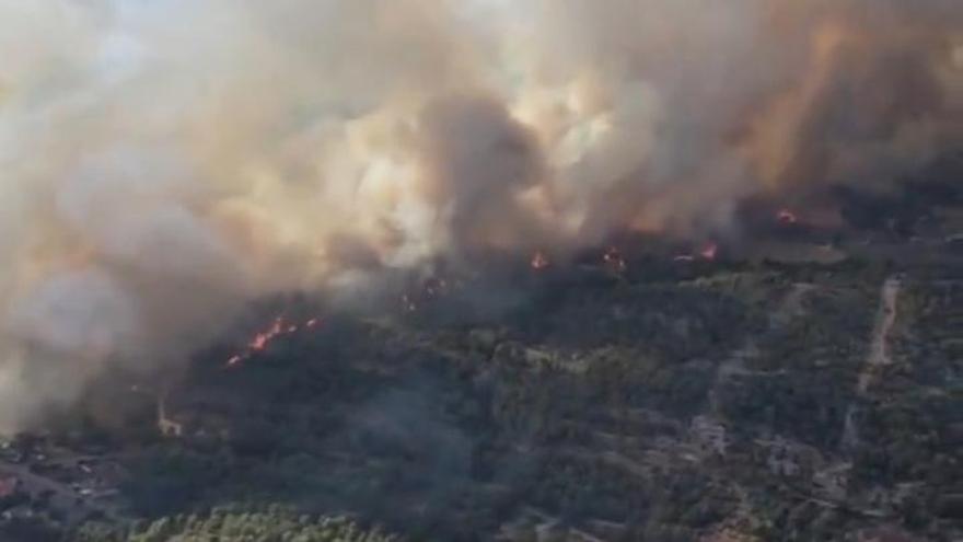Confinament per l'incendi de l'Anoia: consulta si el teu municipi està afectat i què has de fer