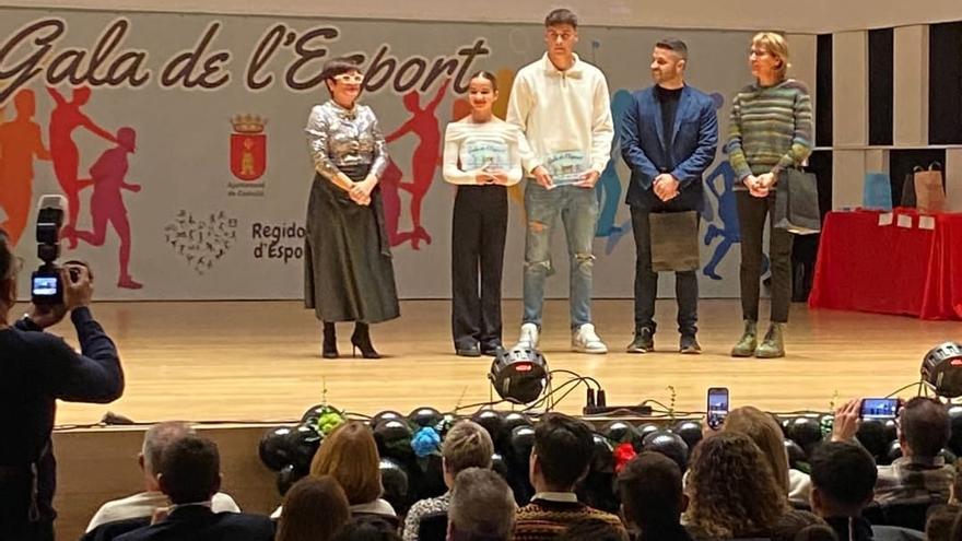 Villanueva de Castellón premia a Vicent Abril