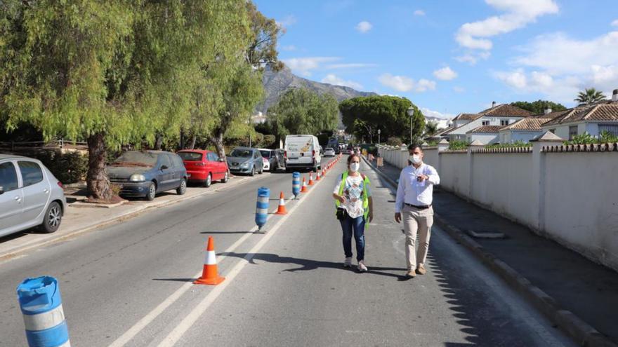 Obras de mejora en la avenida del Prado, en Nueva Andalucía