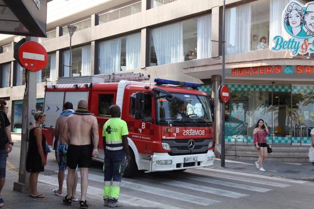 Feuer Hotel Whala Beach Playa Palma Mallorca