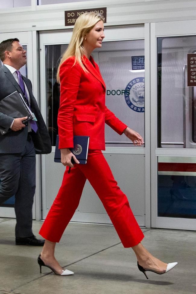Mujer de rojo