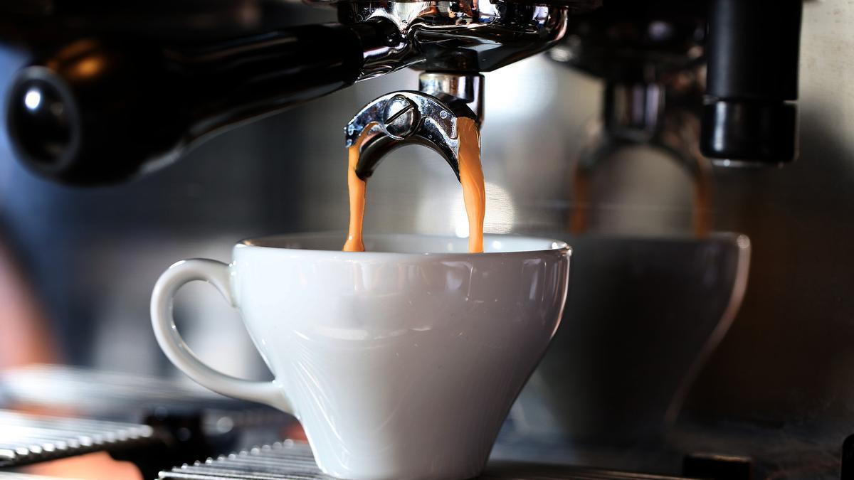 Ofertas de Lidl | Esta cafetera de Lidl puede hacer hasta 70 bebidas por un  precio muy barato