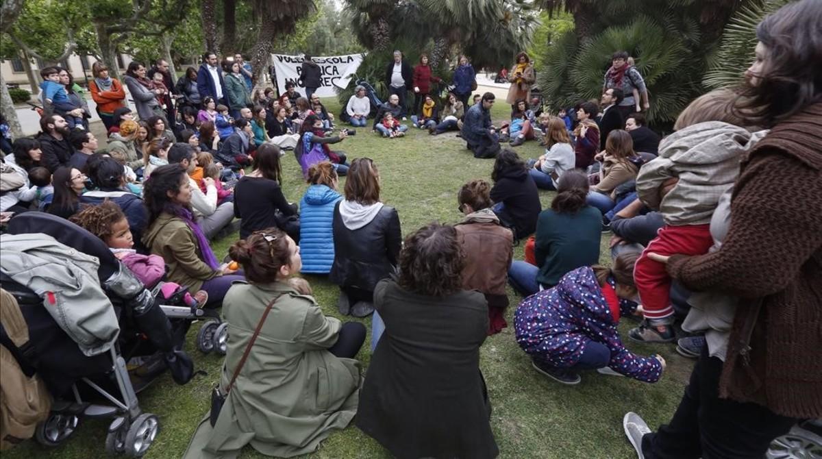 icoy33706981 barcelona 29 04 2016  protesta de los padres que s160429185655