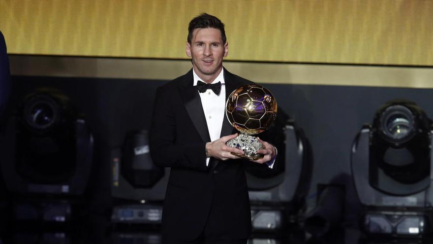 Leo Messi amb la Pilota d&#039;Or.