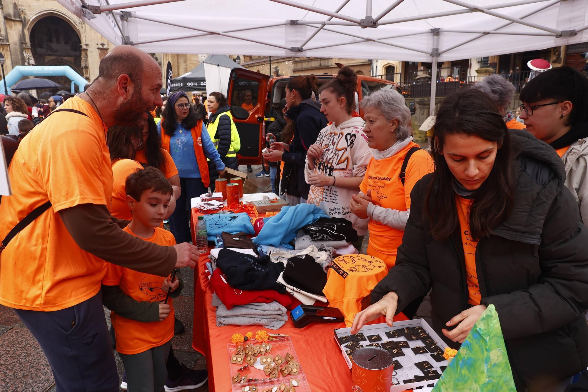 EN IMÁGENES: Así fue la carrera organizada por la asociación Galbán en Oviedo