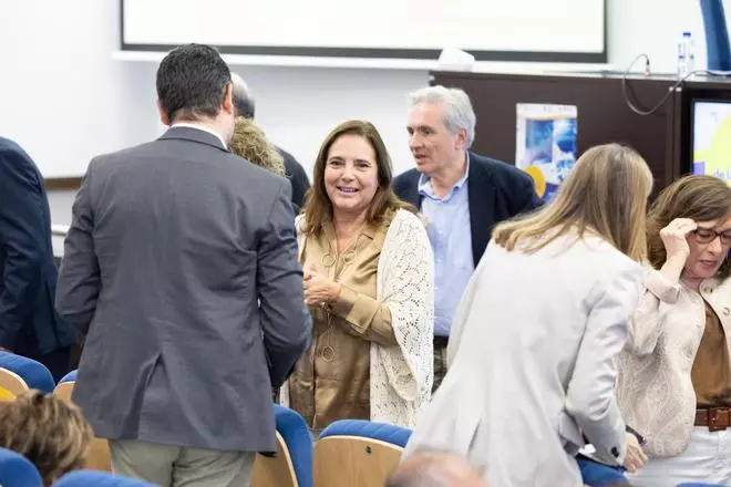La consellera balear de Salud en Ibiza: «Estamos buscando un nuevo oncólogo para cubrir la baja reciente»