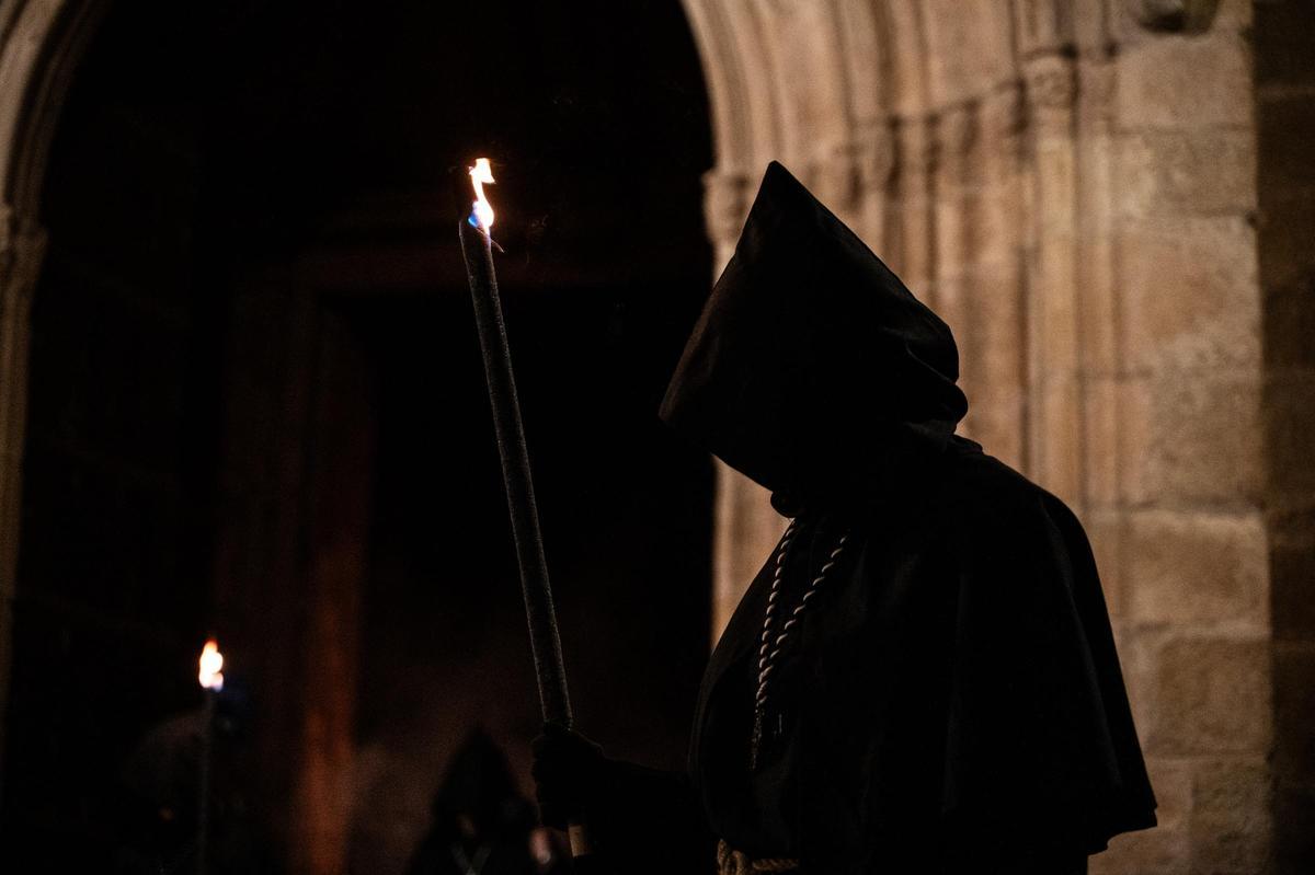 El Cristo Negro: la procesión cacereña que sale a medianoche y que atrae a miles de personas cada Miércoles Santo