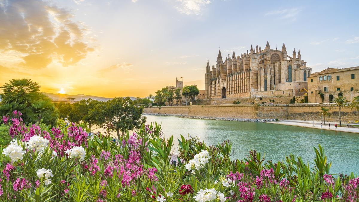 En Mallorca hay de todo, desde las calas más bellas hasta la imponente catedral de Palma, su capital