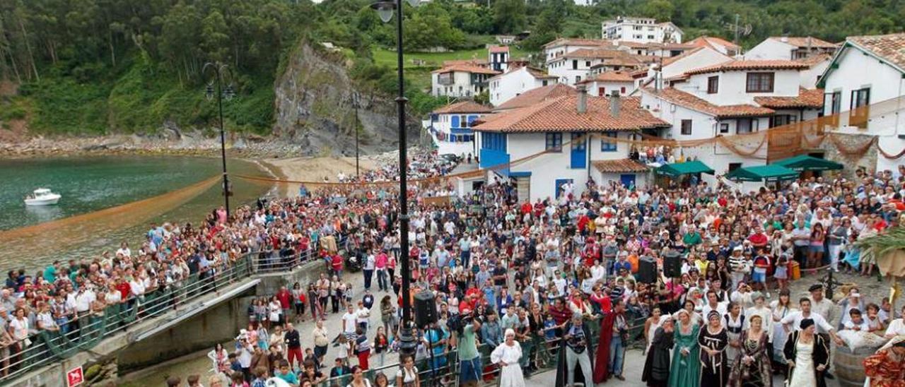 Tazones durante la celebración del Desembarco.