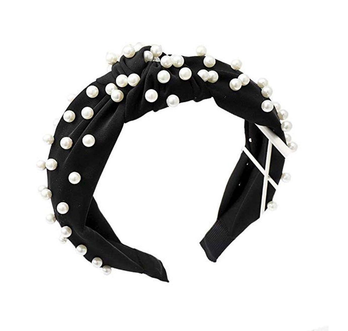 Diadema con perlas y nudo de Amazon (precio: 3,38 euros)